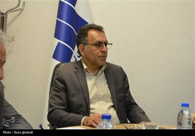 جلسه بررسی مشکلات شرکت ماشین سازی لرستان