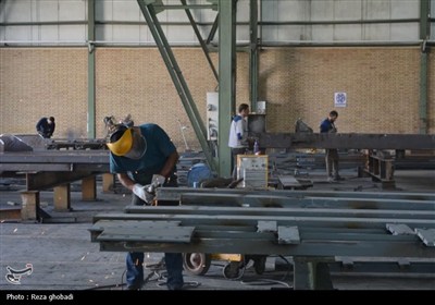 جلسه بررسی مشکلات شرکت ماشین سازی لرستان
