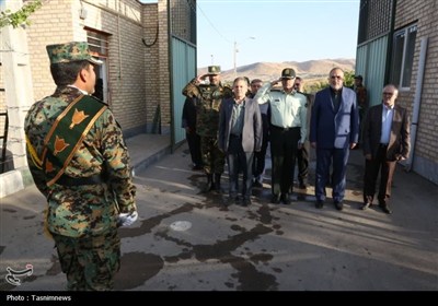بازدید استاندار زنجان از پادگان یگان‌های ویژه استان