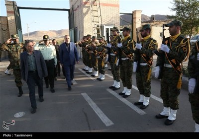 بازدید استاندار زنجان از پادگان یگان‌های ویژه استان