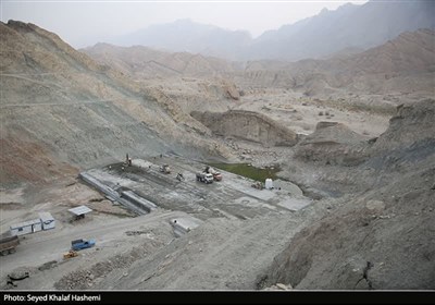 بررسی پروژه‌های حوزه آب و راه شهرستان‌های تنگستان و دشتستان