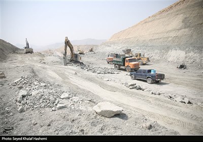 بررسی پروژه‌های حوزه آب و راه شهرستان‌های تنگستان و دشتستان