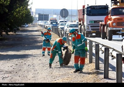 پاکسازی محورهای ورودی مشهد برای استقبال از زائران پیاده