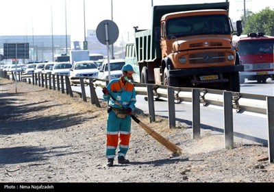 پاکسازی محورهای ورودی مشهد برای استقبال از زائران پیاده