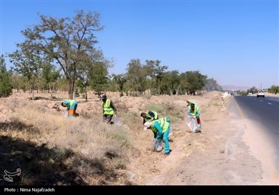 پاکسازی محورهای ورودی مشهد برای استقبال از زائران پیاده
