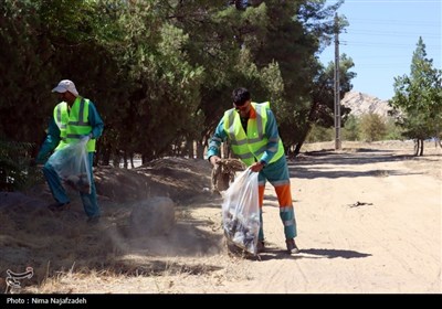 پاکسازی محورهای ورودی مشهد برای استقبال از زائران پیاده
