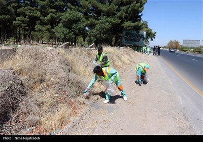 پاکسازی محورهای ورودی مشهد برای استقبال از زائران پیاده
