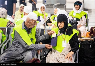 اعزام اولین گروه از زائران حج عمره 1404