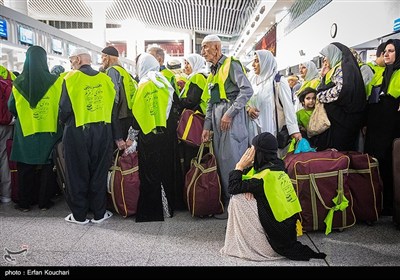 اعزام اولین گروه از زائران حج عمره 1404