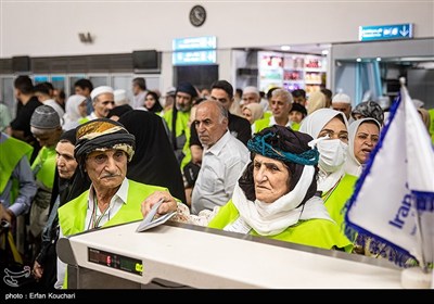 اعزام اولین گروه از زائران حج عمره 1404