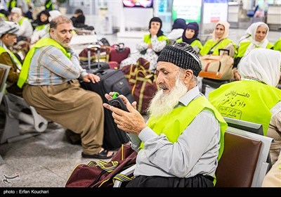 اعزام اولین گروه از زائران حج عمره 1404