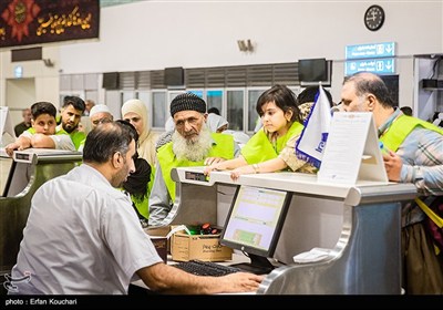 اعزام اولین گروه از زائران حج عمره 1404
