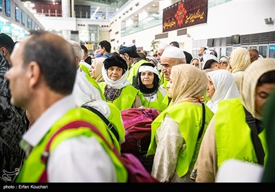 اعزام اولین گروه از زائران حج عمره 1404