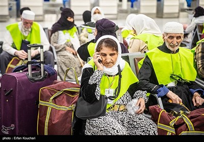 اعزام اولین گروه از زائران حج عمره 1404
