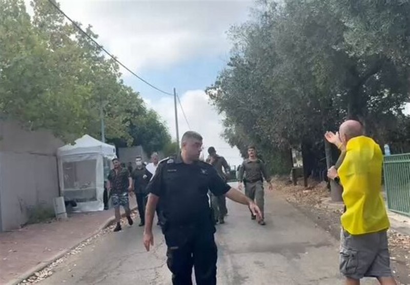 معترضین صهیونیست با «بن‌گویر» در مقابل خانه‌اش درگیر شدند