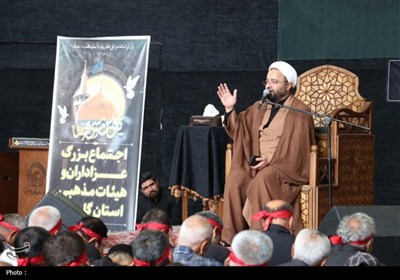 عزاداری گلستانی‌ها در صحن گوهرشاد