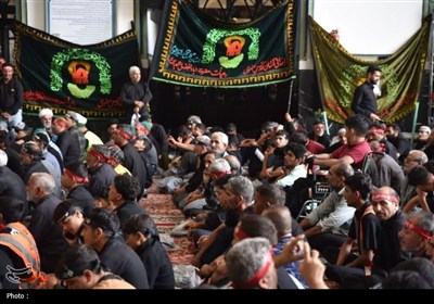 عزاداری گلستانی‌ها در صحن گوهرشاد
