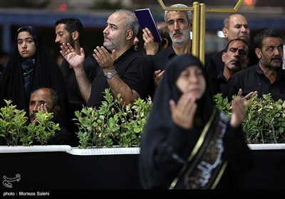 آیین خطبه خوانی شب شهادت امام رضا(ع) در حرم مطهر رضوی
