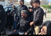 وداع جانسوز خانواده و همرزمان با پیکر شهید تولی