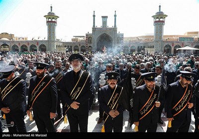 دسته عزاداری خادمان حرم حضرت معصومه (س) به مناسبت شهادت امام رضا(ع)