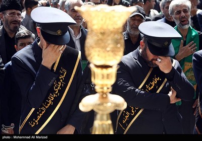 دسته عزاداری خادمان حرم حضرت معصومه (س) به مناسبت شهادت امام رضا(ع)