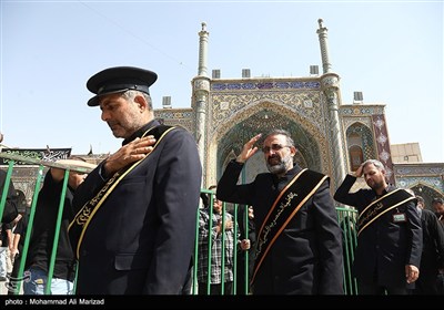 دسته عزاداری خادمان حرم حضرت معصومه (س) به مناسبت شهادت امام رضا(ع)