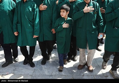 دسته عزاداری خادمان حرم حضرت معصومه (س) به مناسبت شهادت امام رضا(ع)