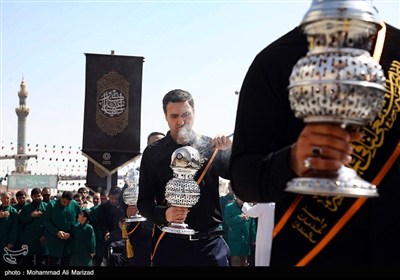 دسته عزاداری خادمان حرم حضرت معصومه (س) به مناسبت شهادت امام رضا(ع)