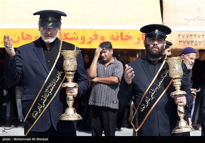 دسته عزاداری خادمان حرم حضرت معصومه (س) به مناسبت شهادت امام رضا(ع)