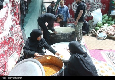 خدمت رسانی در قلب مسیر پیاده روی به مشهد الرضا(ع)