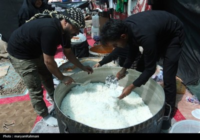 خدمت رسانی در قلب مسیر پیاده روی به مشهد الرضا(ع)