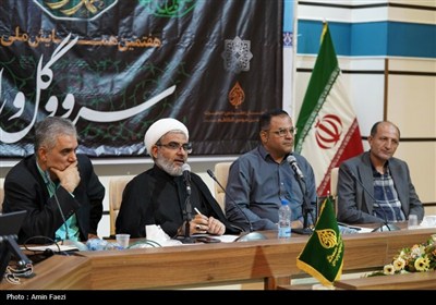 هفتمین همایش ملی شعر &#171;سرو و گل و لاله&#187;، در حرم شاهچراغ (ع)