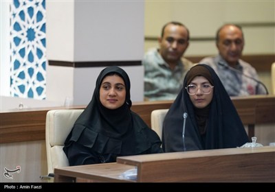 هفتمین همایش ملی شعر &#171;سرو و گل و لاله&#187;، در حرم شاهچراغ (ع)