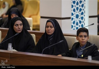 هفتمین همایش ملی شعر &#171;سرو و گل و لاله&#187;، در حرم شاهچراغ (ع)