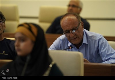 هفتمین همایش ملی شعر &#171;سرو و گل و لاله&#187;، در حرم شاهچراغ (ع)