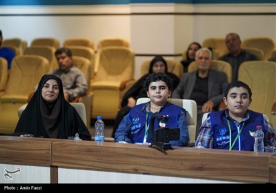 هفتمین همایش ملی شعر &#171;سرو و گل و لاله&#187;، در حرم شاهچراغ (ع)