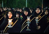 آیین لاله گردانی شام غریبان شهادت امام رضا (ع) در حرم مطهر حضرت شاهچراغ (ع)