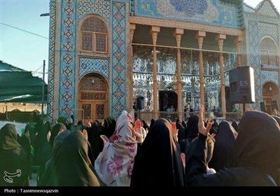 آئین تعویض پرچم آستان مقدس امامزاده حسین(ع) قزوین