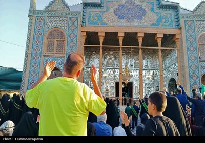 آئین تعویض پرچم آستان مقدس امامزاده حسین(ع) قزوین