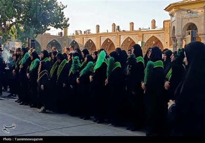 آئین تعویض پرچم آستان مقدس امامزاده حسین(ع) قزوین