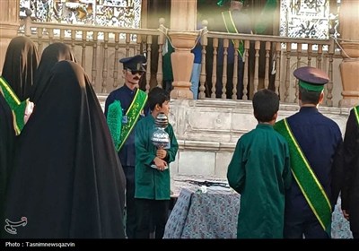 آئین تعویض پرچم آستان مقدس امامزاده حسین(ع) قزوین