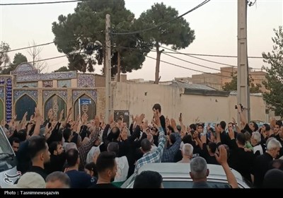 آئین تعویض پرچم آستان مقدس امامزاده حسین(ع) قزوین