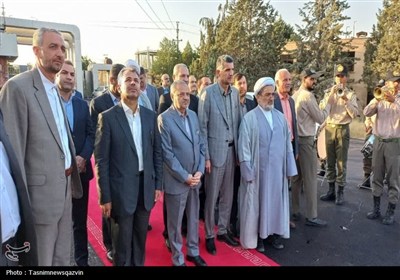 افتتاح زمین چمن مصنوعی یانس‌آباد قزوین با حضور وزیر آموزش و پرورش