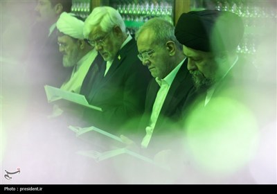 تجدید میثاق رئیس جمهور و اعضای هیئت دولت چهاردهم با آرمان‌های امام راحل