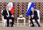 Putin, Pezeshkian Discuss Bilateral Ties, Regional Issues in Phone Call