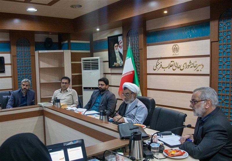 خسروپناه: آمار مهاجرت نخبگان در دو سال اخیر نزولی شد