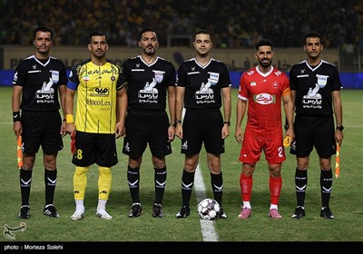 دیدار تیم‌های فوتبال سپاهان اصفهان و پرسپولیس