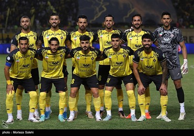 دیدار تیم‌های فوتبال سپاهان اصفهان و پرسپولیس
