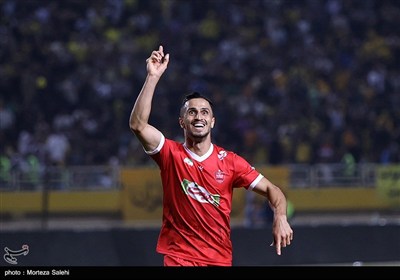 دیدار تیم‌های فوتبال سپاهان اصفهان و پرسپولیس