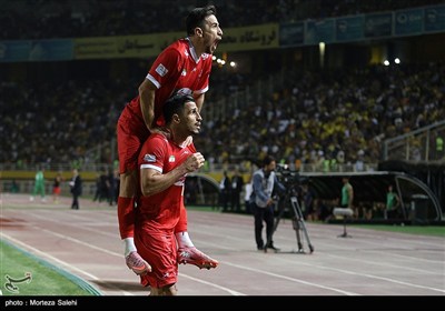 دیدار تیم‌های فوتبال سپاهان اصفهان و پرسپولیس